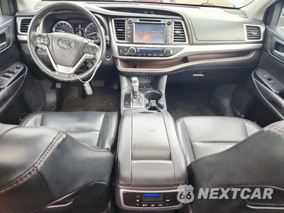 Zdjęcie 8 z 13 samochodu: 2015 TOYOTA HIGHLANDER XLE VIN:5TDJKRFH6FS086033 - miniatura