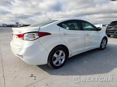 Trzecie zdjęcie samochodu z tyłu: 2013 HYUNDAI ELANTRA GLS VIN:5NPDH4AE8DH411263 - miniatura