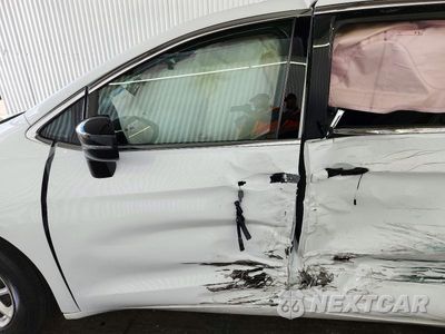 Zdjęcie 7 z 13 samochodu: 2027 CHRYSLER PACIFICA SELECT VIN:2C4RC1BG2VR592643 - miniatura