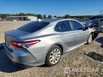 Trzecie zdjęcie samochodu z tyłu: 2020 TOYOTA CAMRY LE VIN:4T1C11AK8LU927319 - miniatura