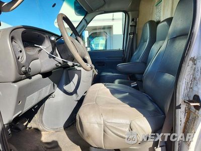 Zdjęcie 7 z 13 samochodu: 2007 FORD ECONOLINE E450 SUPER DUTY CUTAWAY VAN VIN:1FDXE45S07DA18028 - miniatura