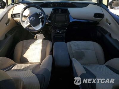 Zdjęcie 8 z 12 samochodu: 2017 TOYOTA PRIUS TWO VIN:JTDKBRFU6H3542621 - miniatura