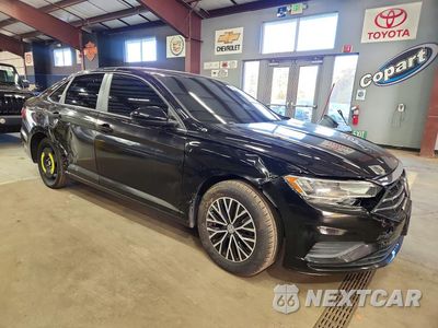 Czwarte zdjęcie samochodu z boku: 2021 VOLKSWAGEN JETTA S VIN:3VWC57BU6MM020082 - miniatura