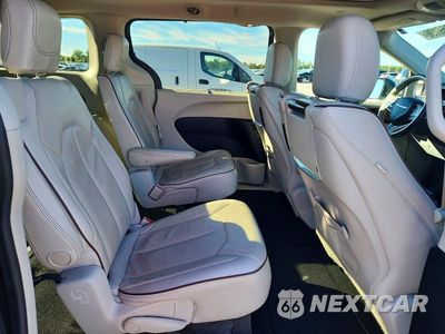 Zdjęcie 11 z 13 samochodu: 2017 CHRYSLER PACIFICA LIMITED VIN:2C4RC1GG0HR788013 - miniatura