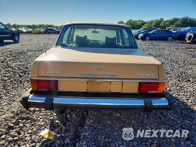 Zdjęcie 6 z 12 samochodu: 1976 MERCEDES-BENZ 240-CLASS VIN:11511712128742 - miniatura