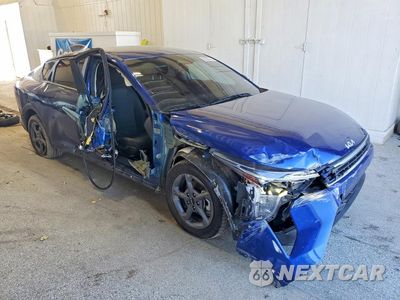 Czwarte zdjęcie samochodu z boku: 2025 KIA K4 LXS VIN:3KPFT4DE4SE237485 - miniatura