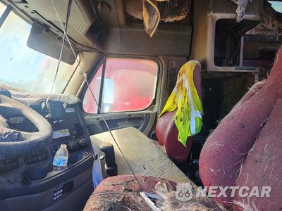 Zdjęcie 8 z 11 samochodu: 2019 FREIGHTLINER CASCADIA 125 SEMI TRUCK VIN:1FUJGLDR2KLKD8464 - miniatura