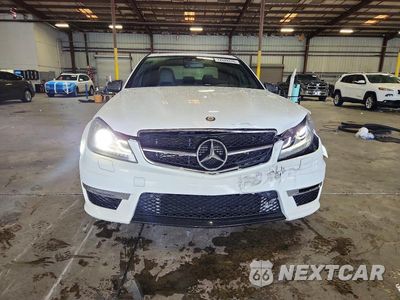 Piąte zdjęcie samochodu w środku: 2014 MERCEDES-BENZ C 63 AMG VIN:WDDGF7HB4EA900676 - miniatura