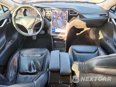 Zdjęcie 8 z 12 samochodu: 2015 TESLA MODEL S 85 VIN:5YJSA1H19FF082510 - miniatura