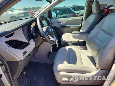 Zdjęcie 7 z 14 samochodu: 2019 TOYOTA SIENNA XLE 8-PASSENGER VIN:5TDYZ3DC8KS985095 - miniatura