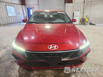 Piąte zdjęcie samochodu w środku: 2025 HYUNDAI ELANTRA SEL VIN:KMHLS4DG4SU033743 - miniatura