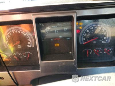 Zdjęcie 9 z 12 samochodu: 2023 MACK PINNACLE SEMI TRUCK VIN:1M1PN4GYXPM011917 - miniatura