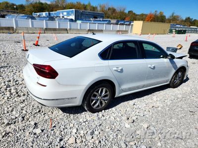 Trzecie zdjęcie samochodu z tyłu: 2017 VOLKSWAGEN PASSAT S VIN:1VWAT7A33HC004676 - miniatura