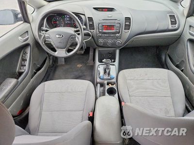 Zdjęcie 8 z 12 samochodu: 2018 KIA FORTE LX VIN:3KPFK4A79JE232273 - miniatura