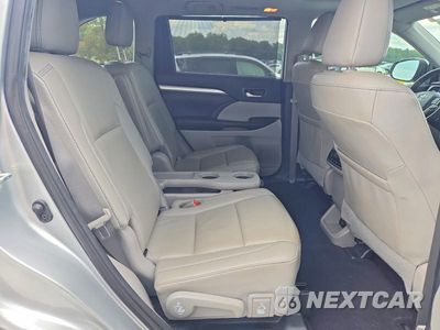 Zdjęcie 11 z 13 samochodu: 2019 TOYOTA HIGHLANDER XLE VIN:5TDKZRFH5KS348036 - miniatura