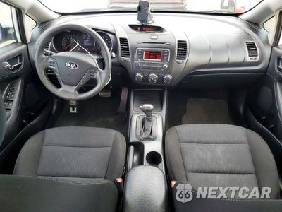 Zdjęcie 8 z 12 samochodu: 2016 KIA FORTE LX VIN:KNAFK4A68G5618160 - miniatura