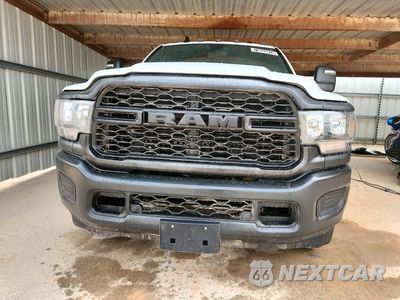 Piąte zdjęcie samochodu w środku: 2023 RAM 2500 TRADESMAN VIN:3C6UR5HJ7PG566574 - miniatura
