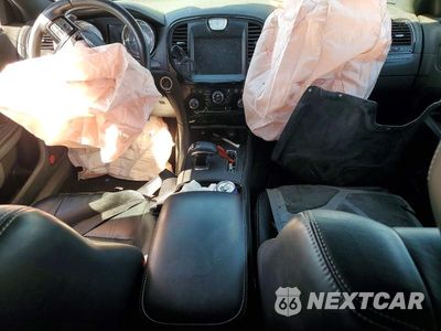 Zdjęcie 8 z 12 samochodu: 2013 CHRYSLER 300 S VIN:2C3CCABG1DH556571 - miniatura