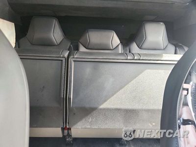 Zdjęcie 10 z 13 samochodu: 2024 TESLA CYBERTRUCK VIN:7G2CEHED6RA032002 - miniatura