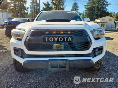 Piąte zdjęcie samochodu w środku: 2018 TOYOTA TACOMA SR V6 VIN:5TFCZ5AN0JX130220 - miniatura