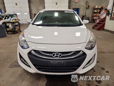 Piąte zdjęcie samochodu w środku: 2014 HYUNDAI ELANTRA GT BASE VIN:KMHD35LHXEU199447 - miniatura
