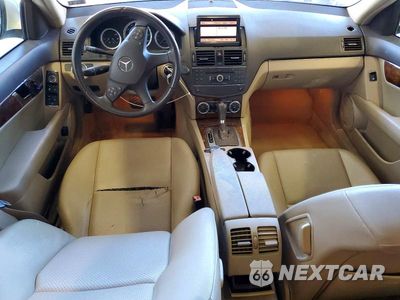 Zdjęcie 8 z 12 samochodu: 2009 MERCEDES-BENZ C 300 4MATIC VIN:WDDGF81X79F255316 - miniatura