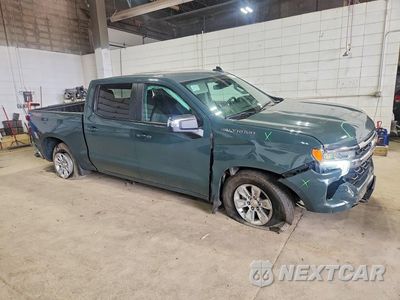 Czwarte zdjęcie samochodu z boku: 2025 CHEVROLET SILVERADO K1500 LT VIN:1GCUKDED1SZ172292 - miniatura