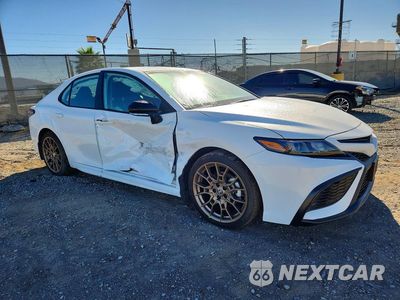 Czwarte zdjęcie samochodu z boku: 2024 TOYOTA CAMRY HYBRID SE NIGHTSHADE VIN:4T1T31AK6RU063311 - miniatura