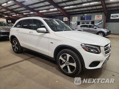 Czwarte zdjęcie samochodu z boku: 2019 MERCEDES-BENZ GLC 350E VIN:WDC0G5EB1KF612818 - miniatura