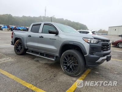 Czwarte zdjęcie samochodu z boku: 2023 CHEVROLET COLORADO TRAIL BOSS VIN:1GCPTEEK1P1228249 - miniatura