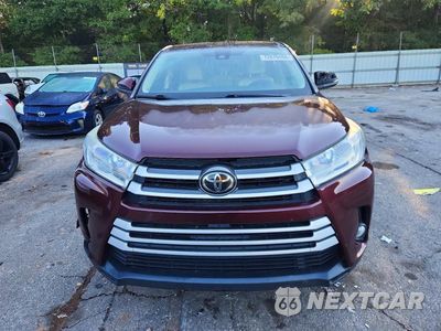 Piąte zdjęcie samochodu w środku: 2019 TOYOTA HIGHLANDER LE PLUS VIN:5TDZZRFH6KS332782 - miniatura