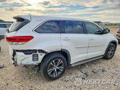 Trzecie zdjęcie samochodu z tyłu: 2018 TOYOTA HIGHLANDER LE PLUS VIN:5TDZZRFH1JS270982 - miniatura