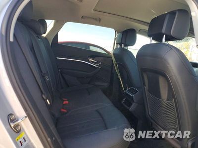 Zdjęcie 11 z 13 samochodu: 2021 AUDI E-TRON PREMIUM VIN:WA1AAAGE2MB013748 - miniatura
