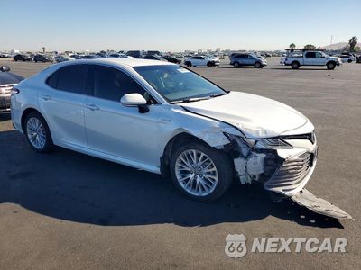 Czwarte zdjęcie samochodu z boku: 2020 TOYOTA CAMRY XLE VIN:4T1F31AK2LU545391 - miniatura