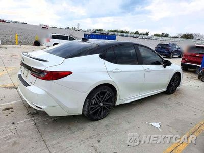 Trzecie zdjęcie samochodu z tyłu: 2025 TOYOTA CAMRY XSE VIN:4T1DBADK6SU023514 - miniatura