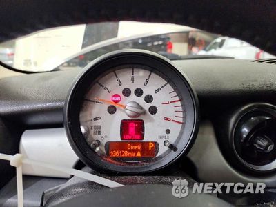Zdjęcie 9 z 12 samochodu: 2012 MINI COOPER VIN:WMWSU3C5XCT541417 - miniatura