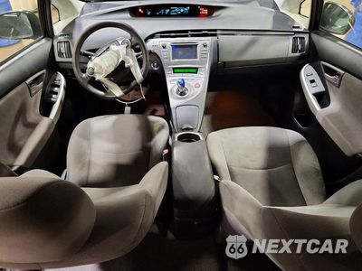 Zdjęcie 8 z 12 samochodu: 2012 TOYOTA PRIUS THREE VIN:JTDKN3DU9C5513277 - miniatura