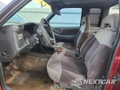 Zdjęcie 7 z 12 samochodu: 1997 GMC SONOMA VIN:1GTCS19X2V8505706 - miniatura