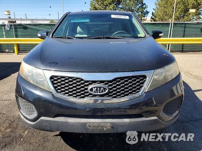 Piąte zdjęcie samochodu w środku: 2012 KIA SORENTO LX VIN:5XYKT3A16CG213185 - miniatura