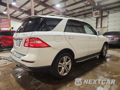 Trzecie zdjęcie samochodu z tyłu: 2015 MERCEDES-BENZ ML 350 4MATIC VIN:4JGDA5HB6FA515066 - miniatura