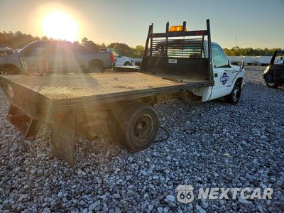 Trzecie zdjęcie samochodu z tyłu: 2000 CHEVROLET GMT-400 C3500 VIN:1GBJC34F9YF422843 - miniatura
