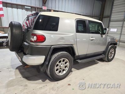 Trzecie zdjęcie samochodu z tyłu: 2012 TOYOTA FJ CRUISER BASE VIN:JTEZU4BF0CK011752 - miniatura
