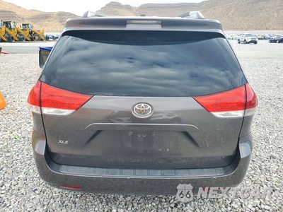 Zdjęcie 6 z 13 samochodu: 2013 TOYOTA SIENNA XLE 8-PASSENGER VIN:5TDYK3DC7DS381254 - miniatura