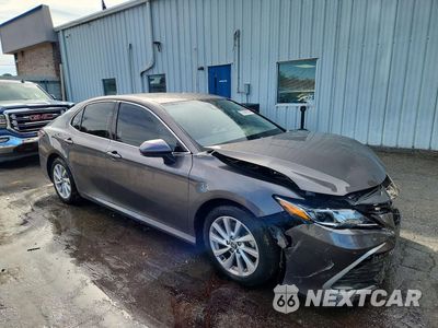 Czwarte zdjęcie samochodu z boku: 2023 TOYOTA CAMRY LE VIN:4T1C11AK6PU811557 - miniatura
