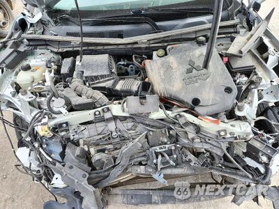 Zdjęcie 12 z 14 samochodu: 2024 MITS OUTLANDER ES PHEV AWD VIN:JA4T5UA94RZ032052 - miniatura