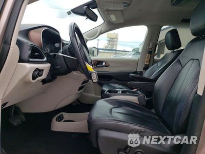 Zdjęcie 8 z 14 samochodu: 2017 CHRYSLER PACIFICA TOURING L VIN:2C4RC1BG5HR569474 - miniatura