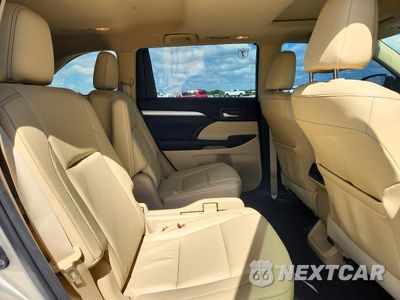 Zdjęcie 11 z 13 samochodu: 2015 TOYOTA HIGHLANDER XLE VIN:5TDKKRFH5FS065520 - miniatura