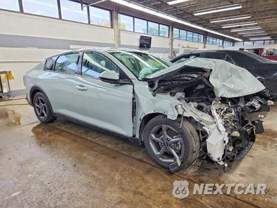 Czwarte zdjęcie samochodu z boku: 2025 KIA K4 LXS VIN:3KPFT4DE8SE111341 - miniatura