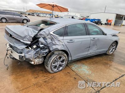 Trzecie zdjęcie samochodu z tyłu: 2025 HONDA ACCORD HYBRID EXL VIN:1HGCY2F63SA087257 - miniatura