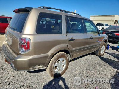 Trzecie zdjęcie samochodu z tyłu: 2006 HONDA PILOT LX VIN:5FNYF28126B034123 - miniatura